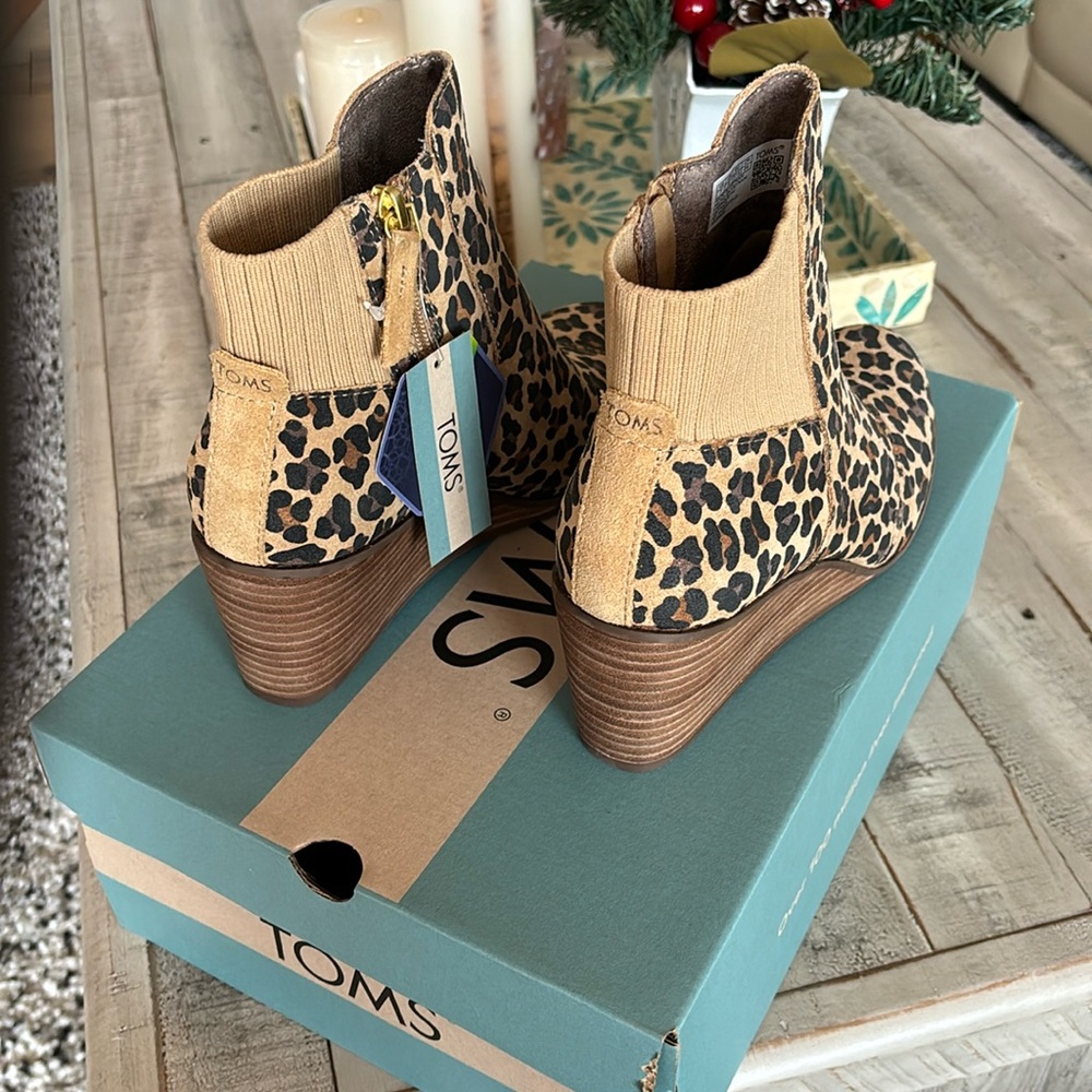 Toms